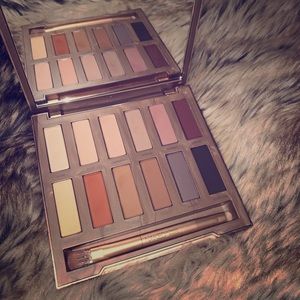 NAKED by Urban Decay Ultimate Basics Pallet